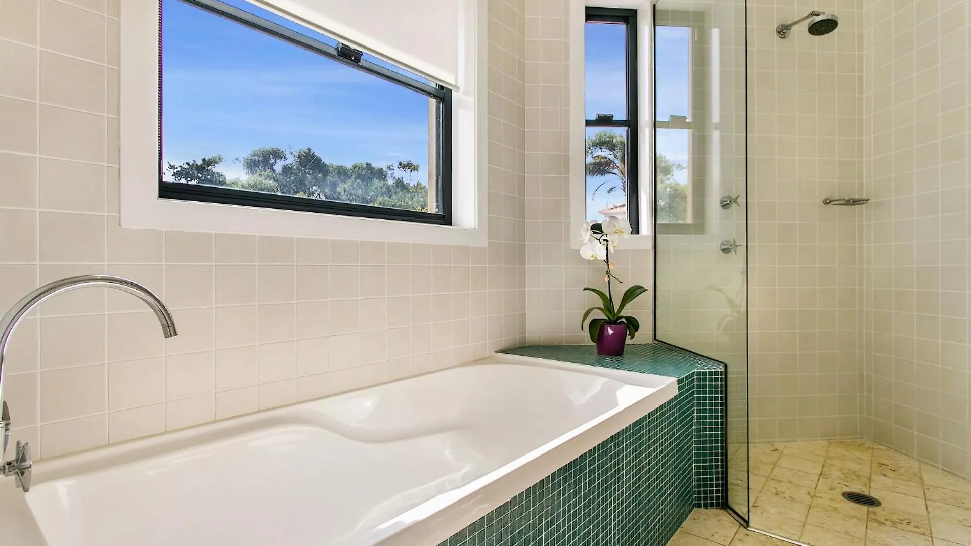 A Perfect Stay - Above Byron Byron Bay