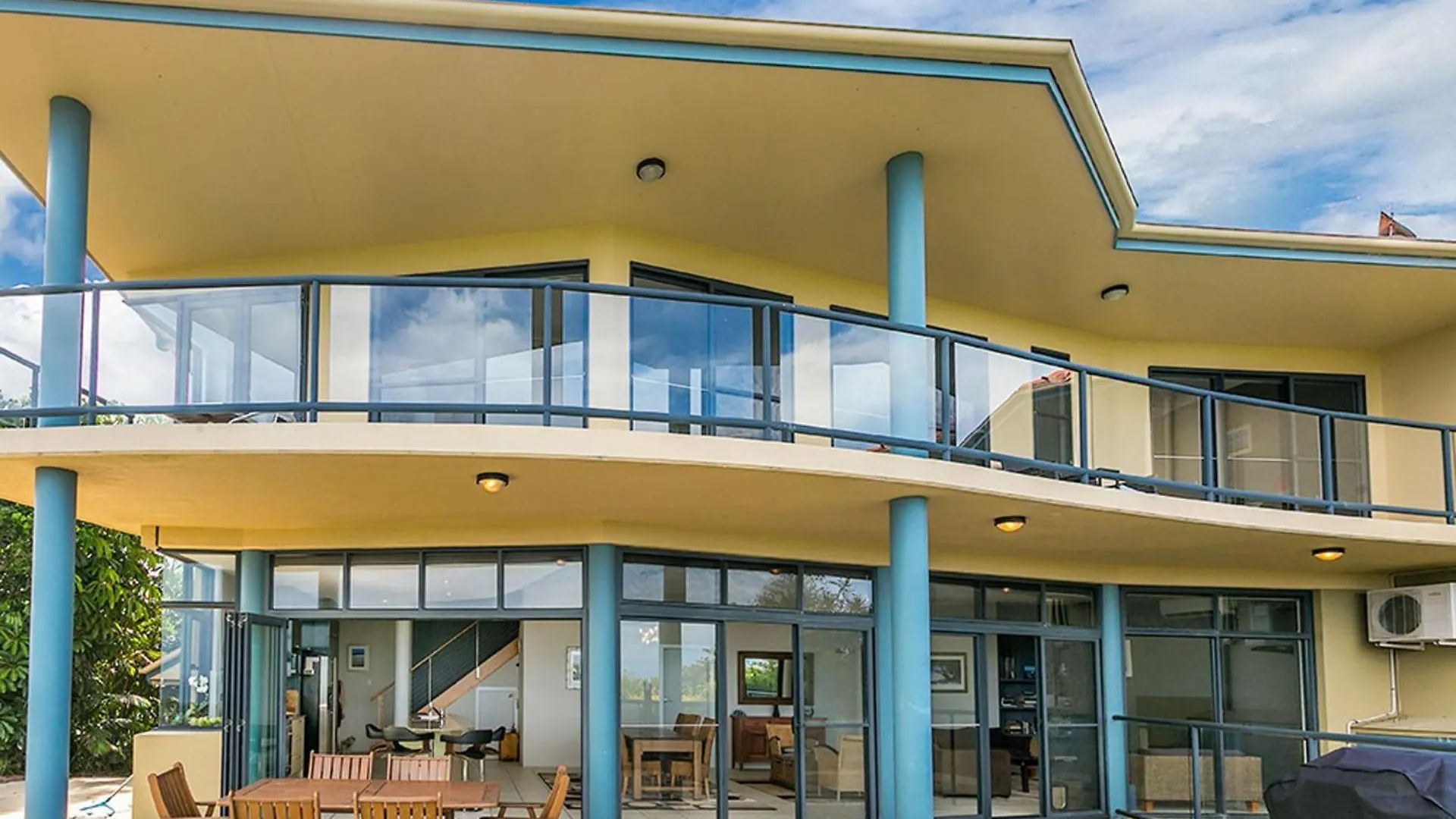 A Perfect Stay - Above Byron Byron Bay