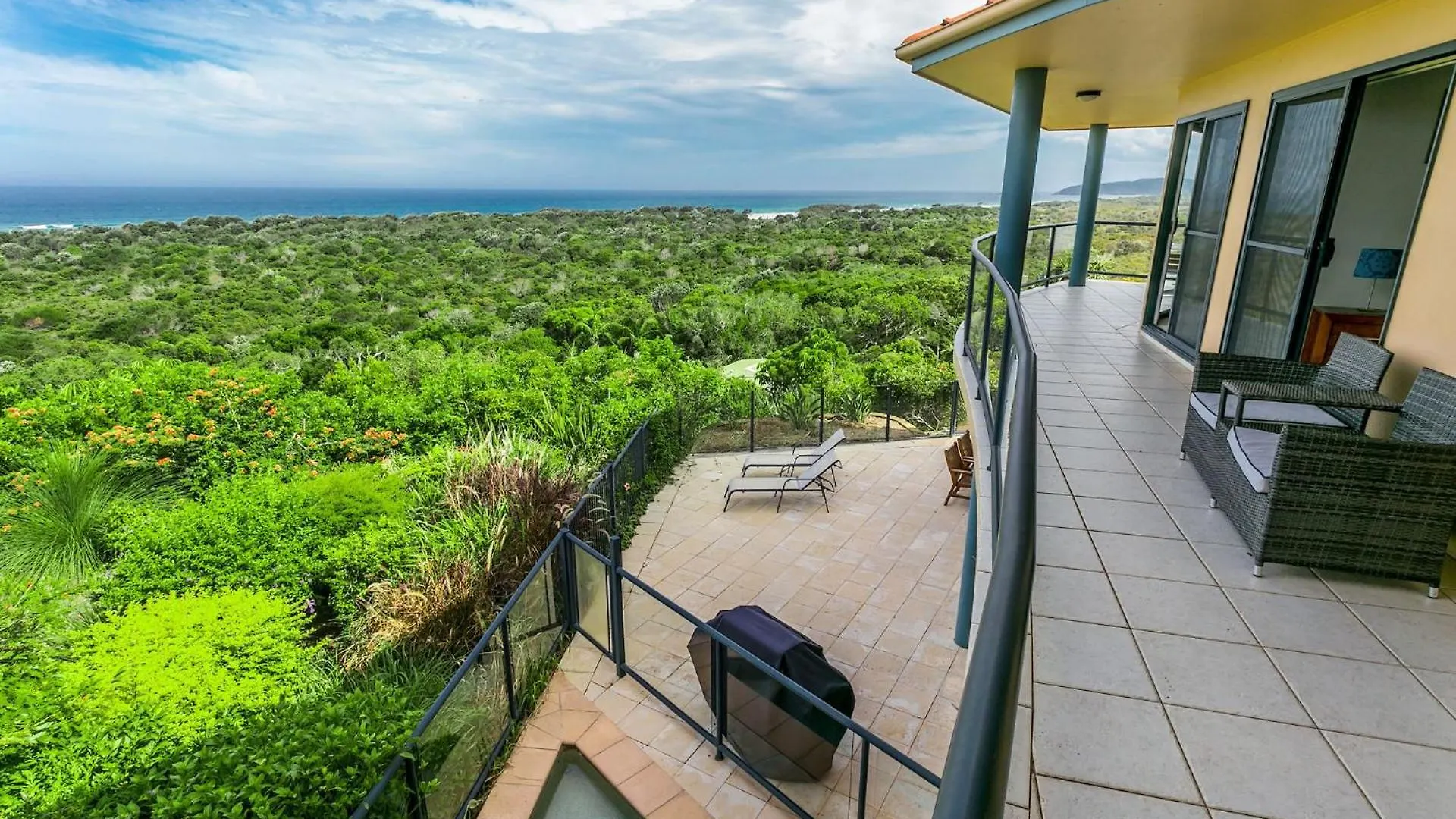 A Perfect Stay - Above Byron Byron Bay